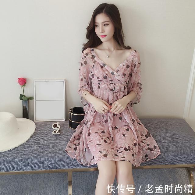 柔美|精致女人需要连衣裙来烘托,气质典雅又清新,柔美知性女人味