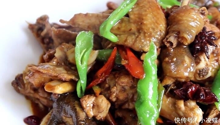 鲜嫩|炖鸡肉时,不要直接加水炖,多加这一步,鸡肉鲜嫩,还不腥