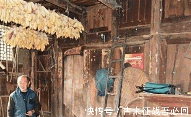 木屋$老农住价值8亿金丝楠木木屋,100万卖给投资商,今搬回乡下盖新房