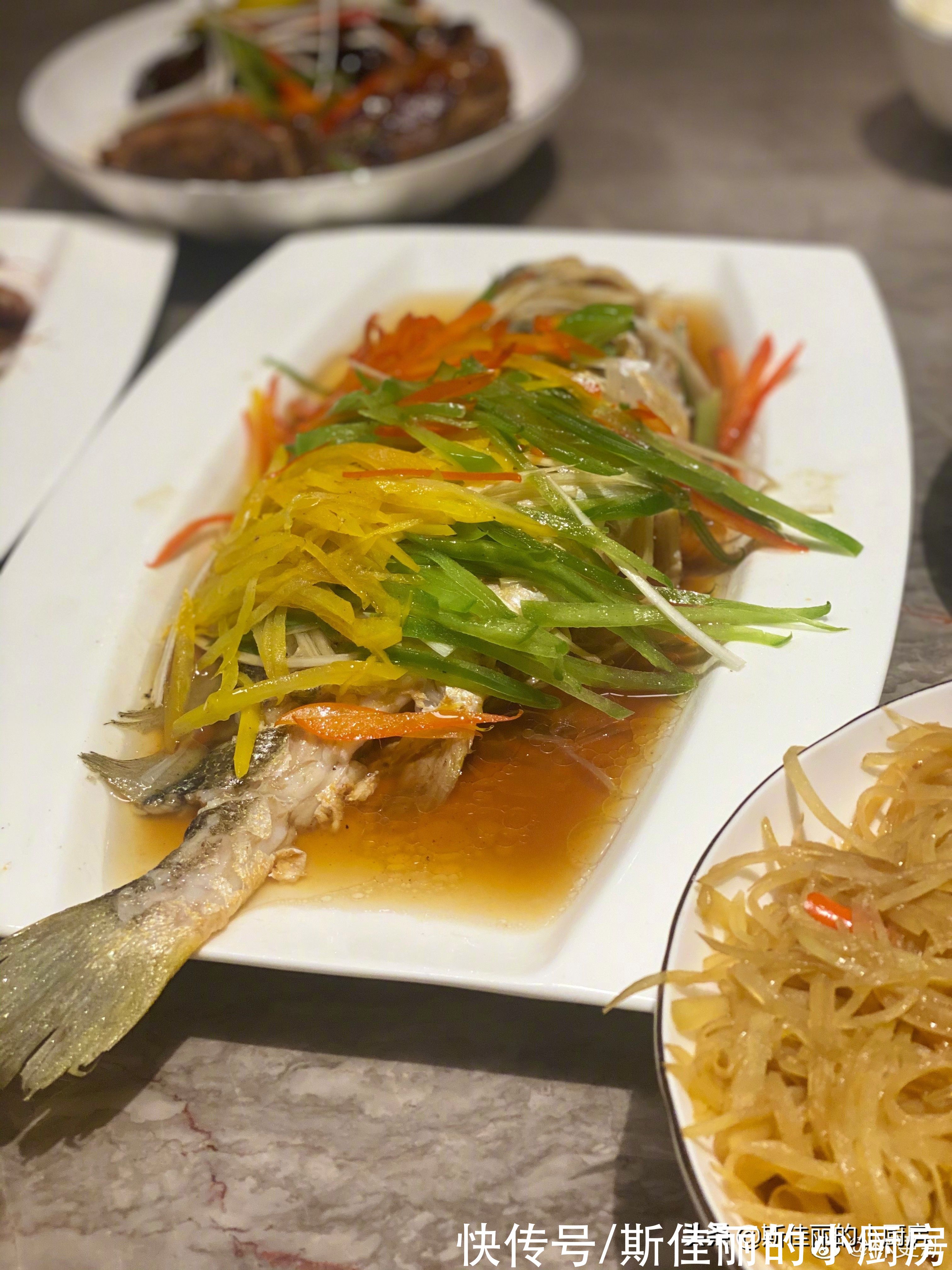 林更新曬美食，吸引50萬網(wǎng)友點贊，紛紛表示：饞哭了，想要去蹭飯