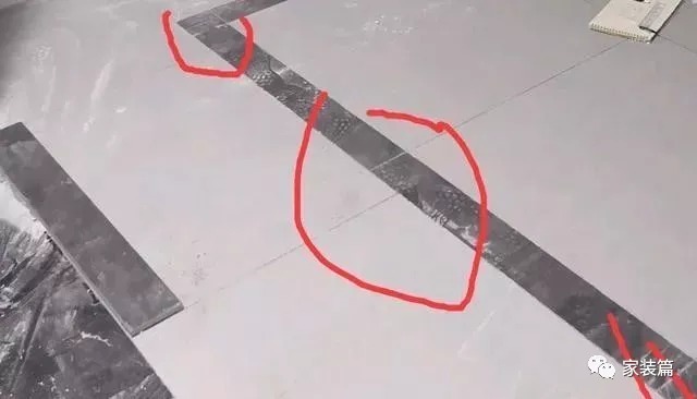 瓦工|近万块的瓷砖，只因瓦工这样铺贴波打线，全部敲掉从来，提醒注意