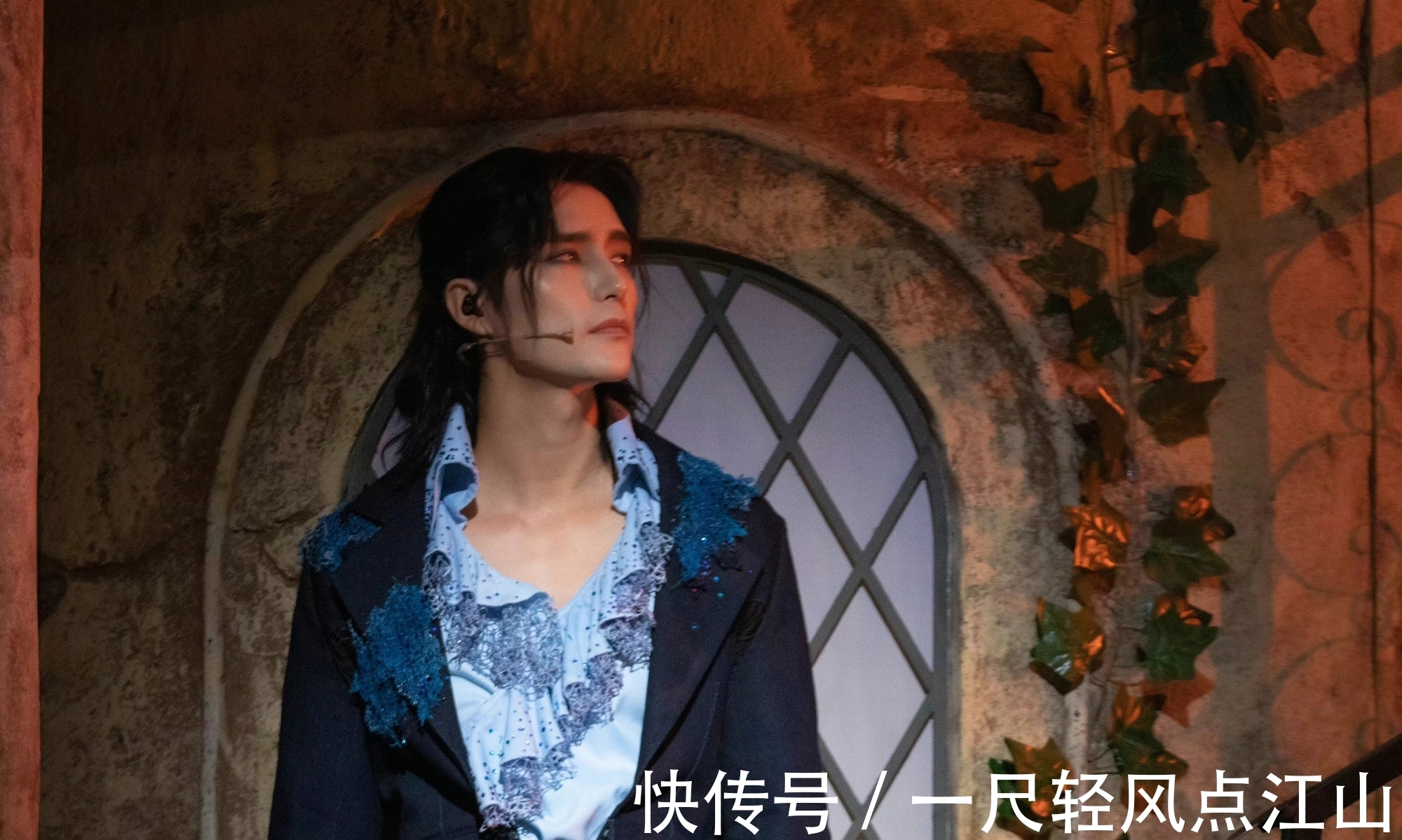 古典$他就像一幅古典的油画一样,真好看!