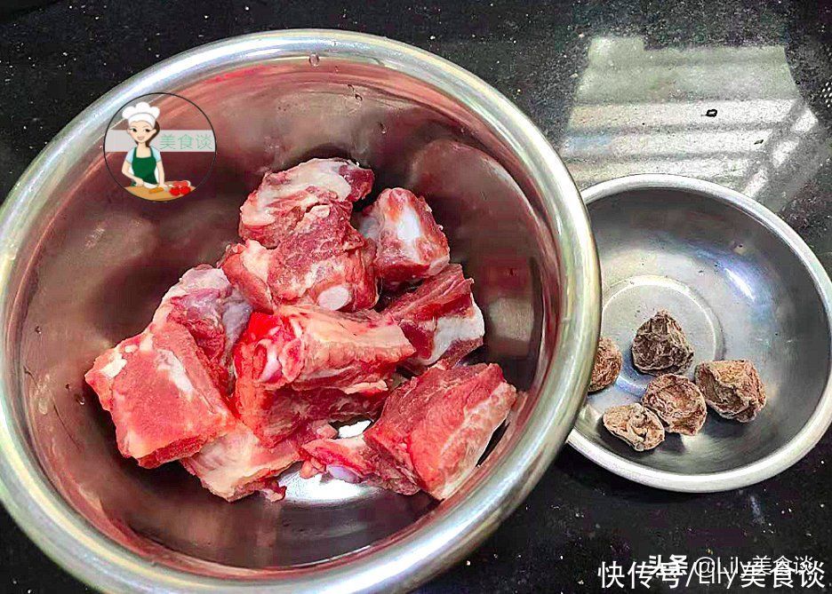 肉菜|夏天，儿子最馋排骨这个做法，加料焖上一锅，真香呀，营养不上火