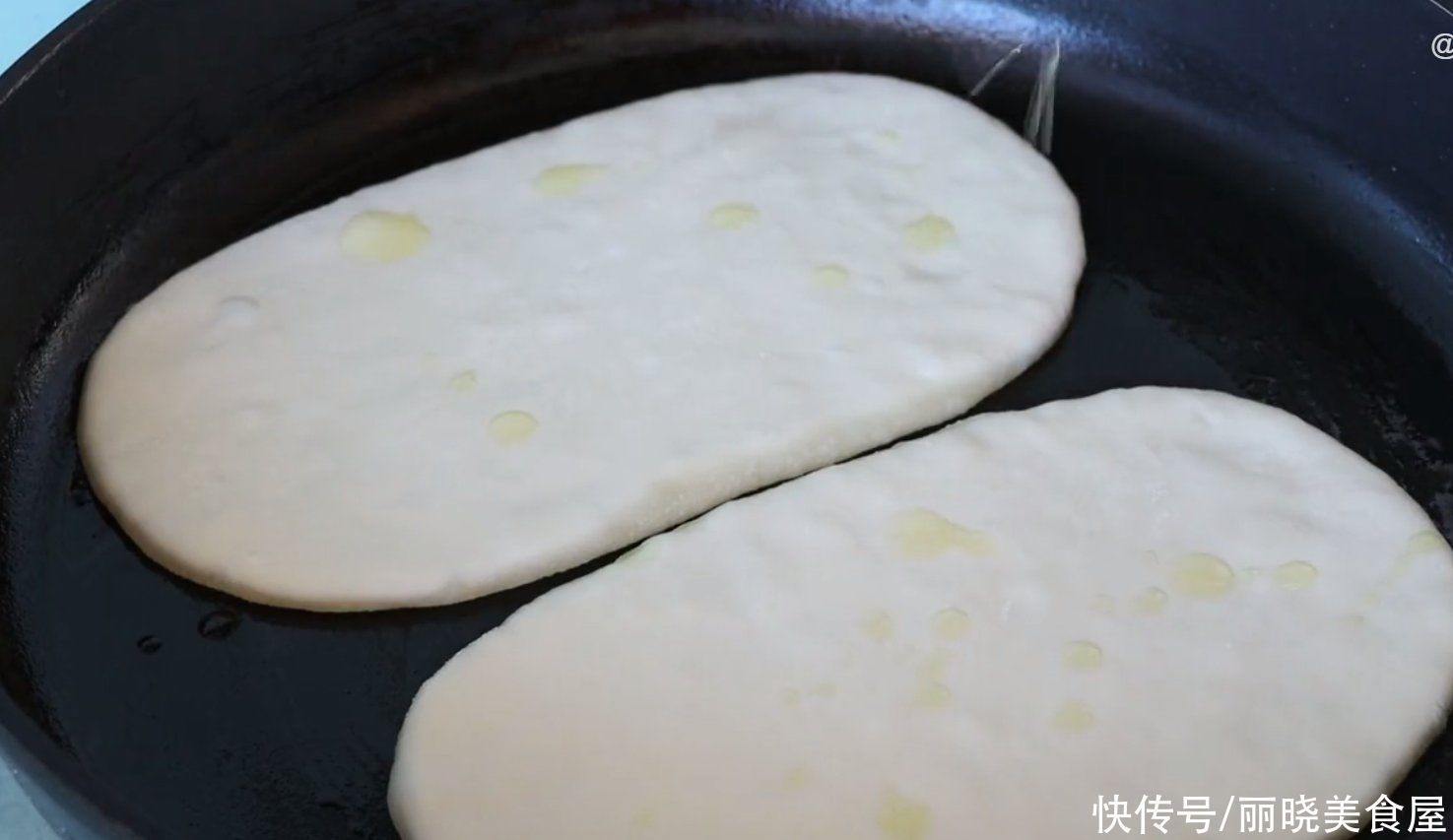 学会这个和面配方:做出家常饼,口袋饼,春饼,个个柔软好吃