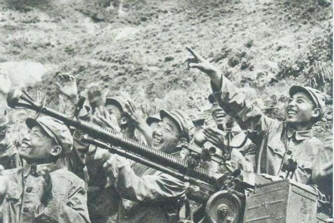 38式步枪|志愿军最喜欢哪种枪支?冲锋枪耗弹量是步枪10倍,哪个杀敌多?