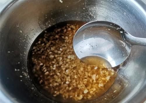 大蒜|今天教你万能蒜蓉汁做法，蒸海鲜，蒜蓉蒸扇贝，烤菜都能用