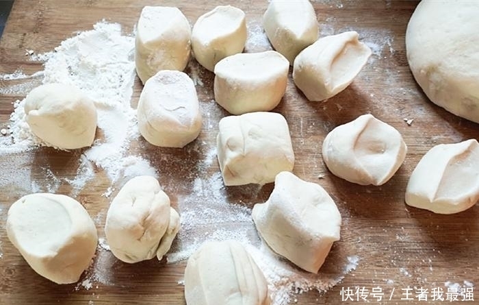 醒发|大厨教你蒸馒头，和面配方和发面技巧要掌握，馒头雪白暄软更好吃