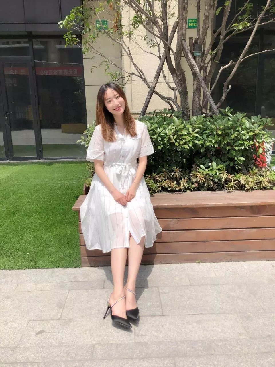 姿态|夏日女生搭配高跟鞋,打造女神的姿态