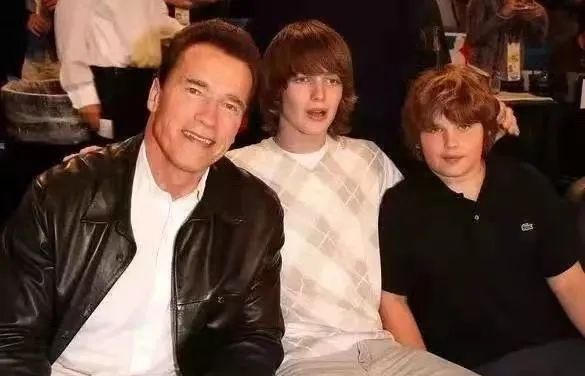 两个儿子|守灵小伙看到女尸太漂亮,一时没忍住竟欺负了她,女尸活了