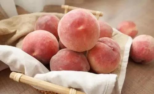 碱性|三伏天出汗多,6种“碱性”水果记得吃,营养极高,不要错过了