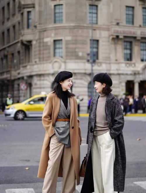 ?中年女性如何把“大衣”穿洋气？学三木妈这样穿，年轻显高级