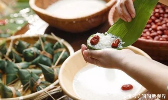 绿油油|端午包粽子,用干粽叶还是鲜粽叶2种区别大,不懂可别乱买