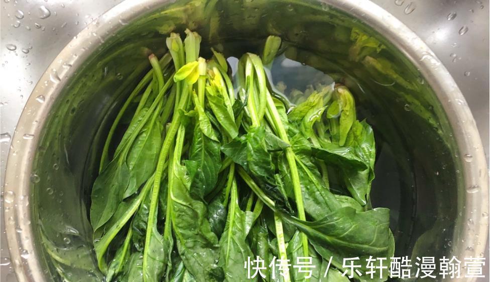 秋季后，少吃莲藕多吃它，8分钟上桌，解馋开胃，吃不够！