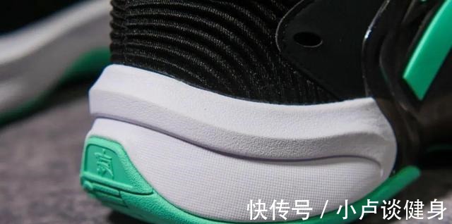 鞋面 开箱冷门球鞋,签名鞋的配置,二百出头的价格!