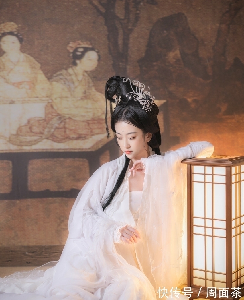 惊涛#七言格律:晓近纱窗听鸟语,暮凭石槛过松涛