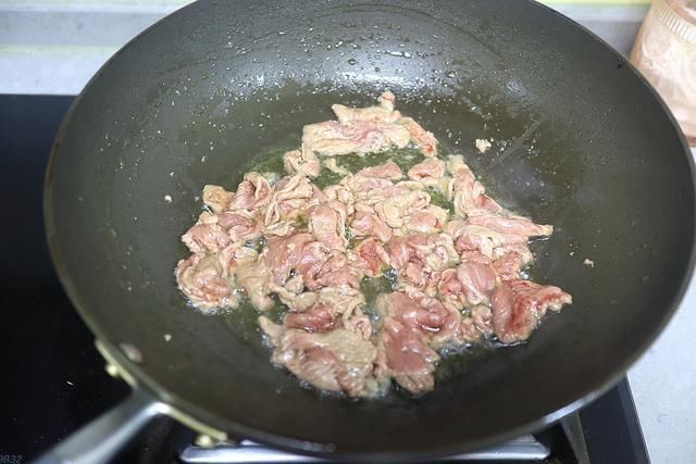 番茄|番茄牛肉饭早餐真豪横，10分钟轻松搞定，元气满满连午餐都有了