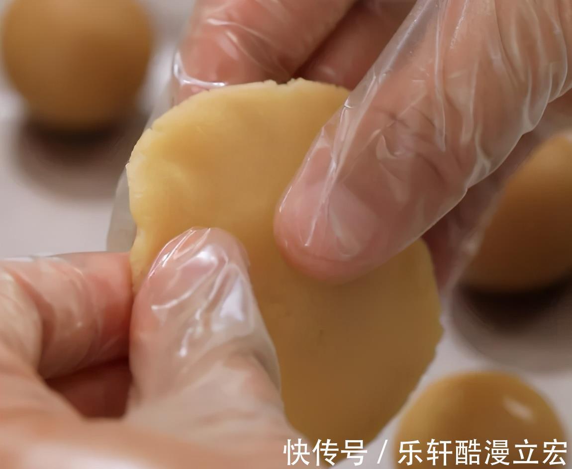 步骤|一斤板栗一碗面，配方比例全告诉你，教你做味道绝绝子的板栗月饼