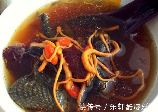 红枣|坐月子的人喝鸡汤，用什么食材做比较好
