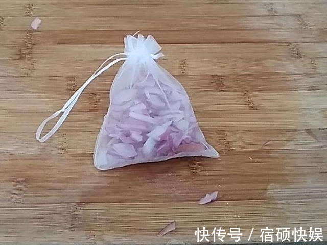 小洋葱,大用途!睡觉在床头放一个洋葱,太厉害了,受用一生