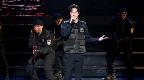 小鲜肉转战主旋律电视剧,肖战作品确定在央视播出,王一博进片场