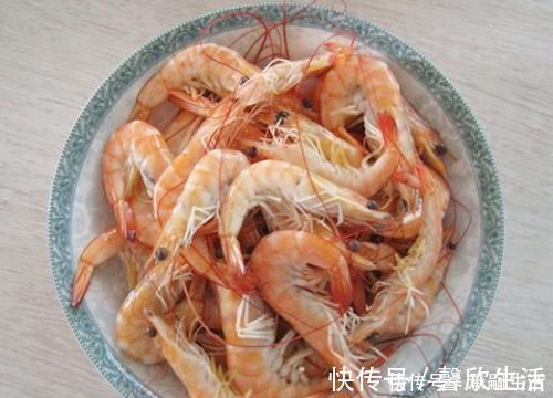白水|白水煮虾时,先放盐还是后放盐这一步做错了,难怪虾又老又腥