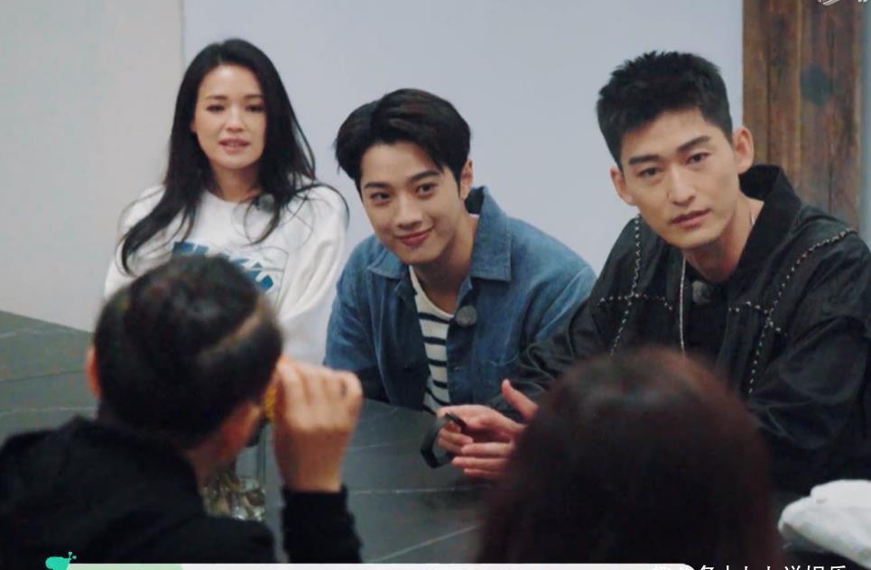 综艺|谁说真人秀没剧本?李雪琴一个搬运镜头,来回NG三次