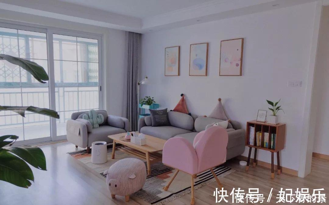 客厅|客厅沙发这样摆放，面积直接大了一倍，邻居见了挤爆门来学！