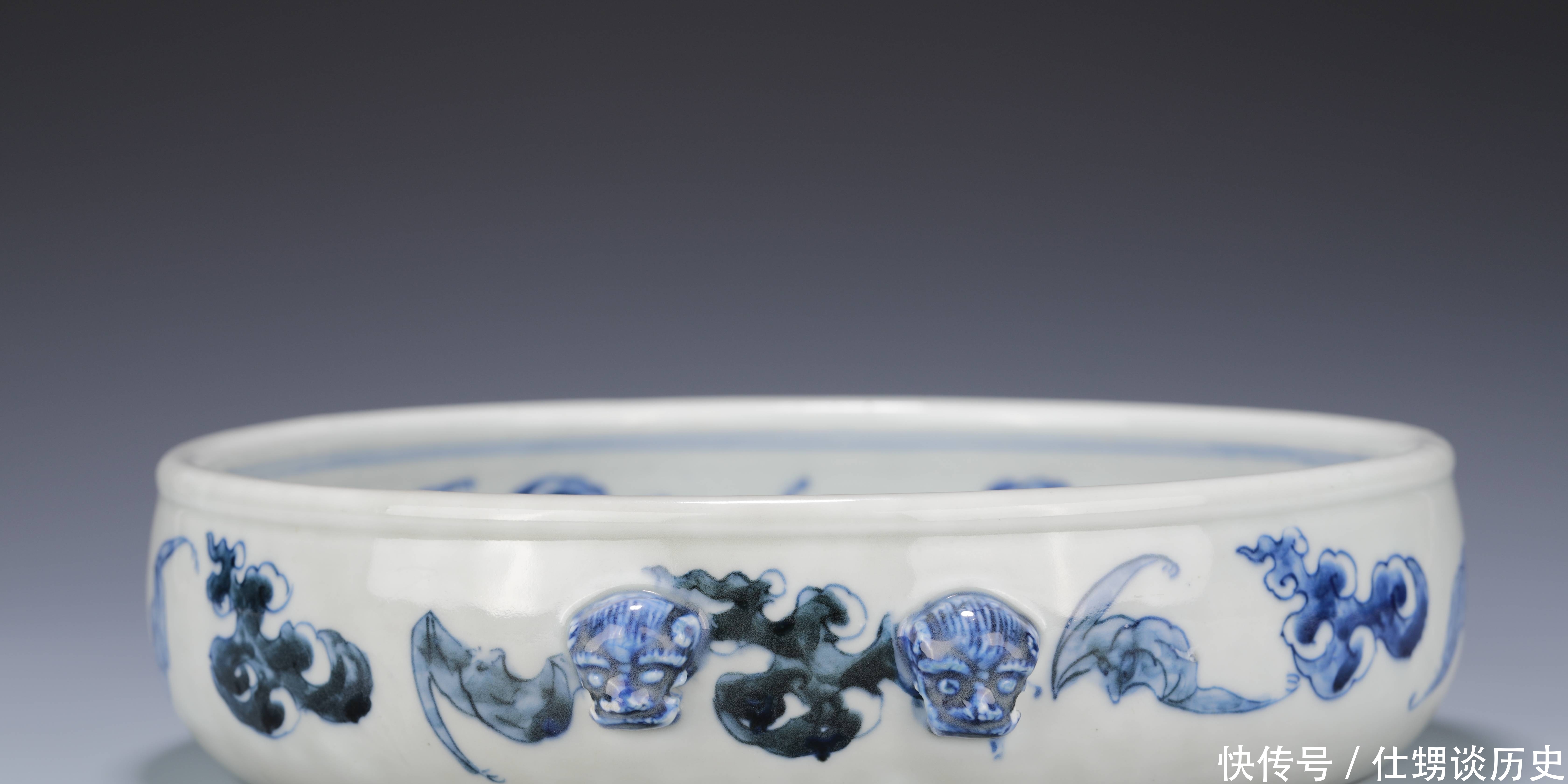 中期|清中期 青花兽耳云蝠万字花卉纹洗
