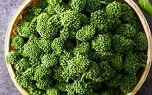 延缓衰老|女性养生，建议吃4种食物，排出毒素，美白护肤，安神助眠