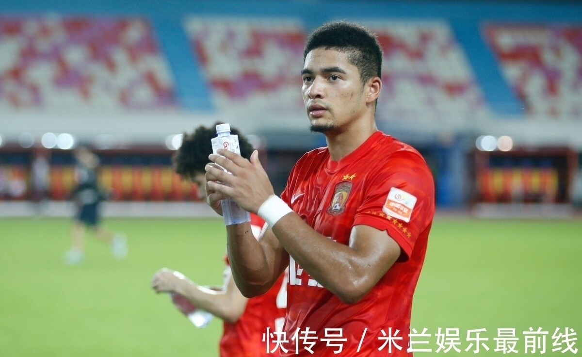 焦点战|太强了!恒大27岁国脚再现2教科书式防守,中超1V1又完胜外援