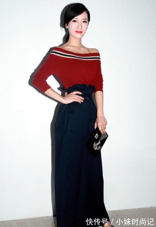 穿搭|“阔太”李念真会穿,针织衫配阔腿裤,“上紧下松”显高又显气质