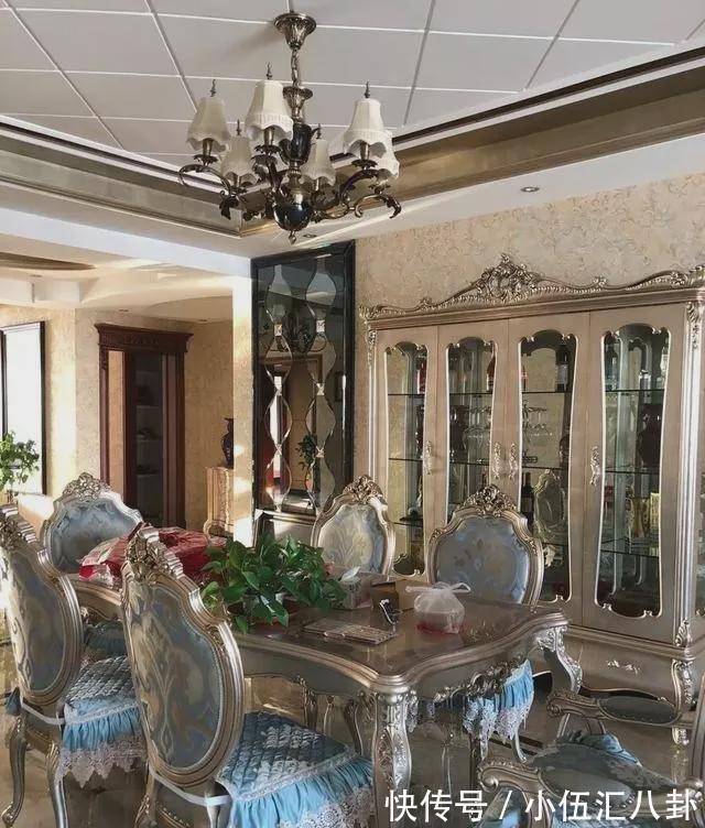 毛爷爷|婚房装修完工,砸5万块做的电视墙太肉疼,婆婆说我败家