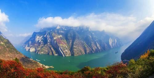 这首诗|余秀华游长江时写的一首诗，柔情和豪情完美融合，最后一句惊艳了