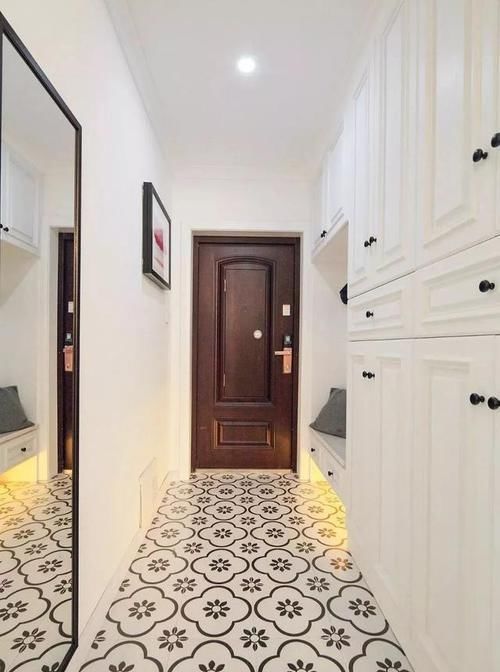 花砖|玄关,别再通铺瓷砖了,当下年轻人都喜欢这样装,也太好看了吧