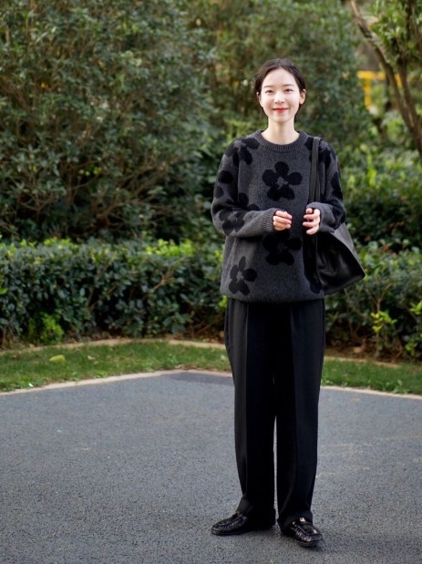 搭配 有种“接地气”的穿搭叫针织衫+长裤,时髦显气质,小个子也可以学