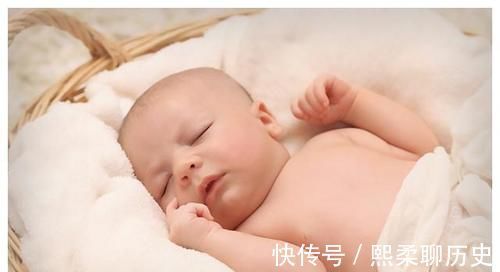 差别|娃已3岁,晚上还用纸尿裤?需要叫醒上厕所吗?叫与不叫差别很大