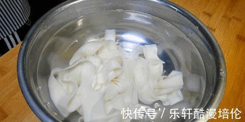 小葱|想吃凉面不用上外面买,这样做简单更好吃,比叫外卖还要快