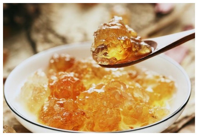 潮热|更年期女性常吃4种“零嘴”,或有助补充体内雌激素