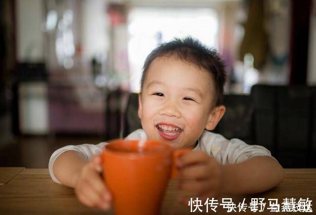 家长|孩子为啥不长个,睡前对孩子做的3件事,第3件很多宝爸宝妈都在做