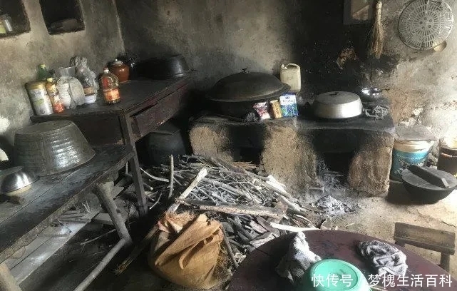 初一|老话说:“初一不扫地,破五不动针”,为什么初一不能扫地呢?