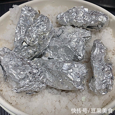 盐焗鸡粉|简单易做客家盐焗鸡（盐焗鸡翅）