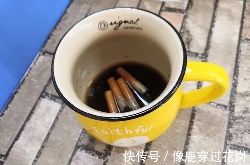 为什么有人说“烟灰缸里永远不要倒水”?