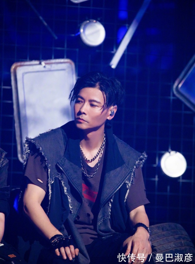 《披荊斬棘的哥哥》被曝錄播,結(jié)果恐泄露,張藝興為何遭排斥?