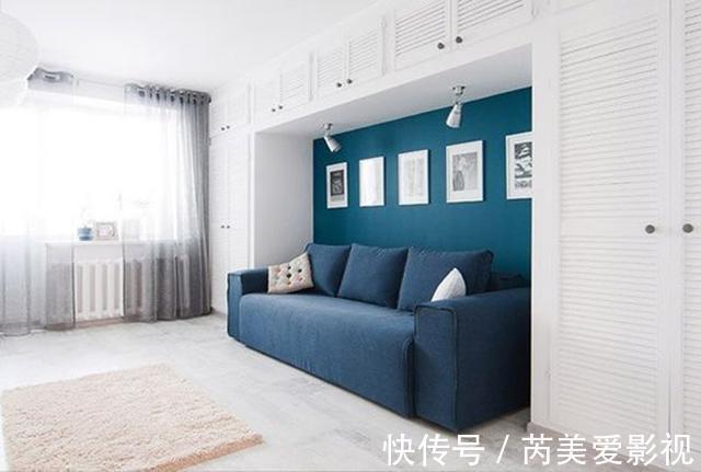 吊柜|以后沙发后面别空着了,一排吊柜放上面,装衣服收杂物小户型救星