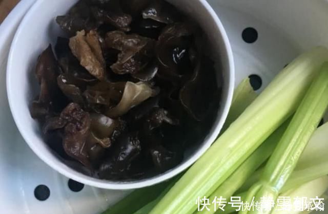 木耳和此物一起炒，等于“天然泻药”，清肠排宿便，赘肉不见