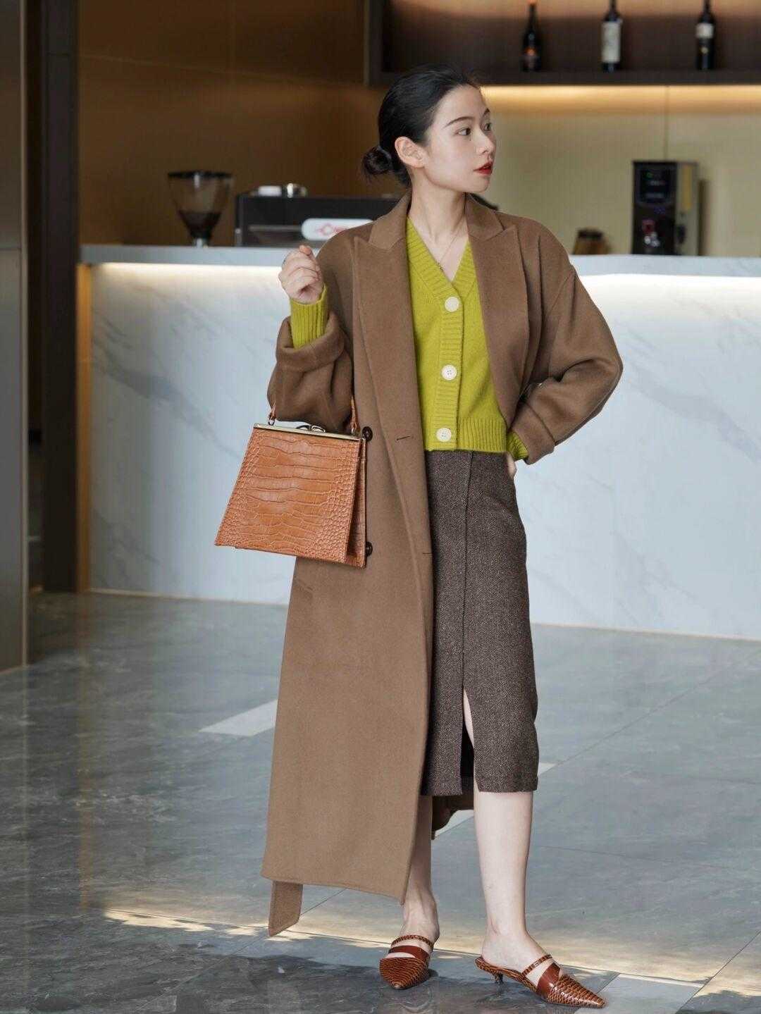 搭配 想要把基础驼色穿出高级感,一定要用它这几种配色,效果超级赞