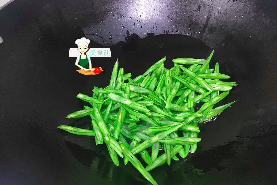 简单一炒就很下饭的家常菜，我家一周吃3次，鲜香脆嫩，孩子爱吃