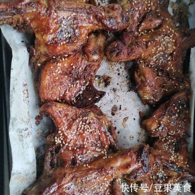  把全家人征服的蜜汁烤鸡架，好吃到过分