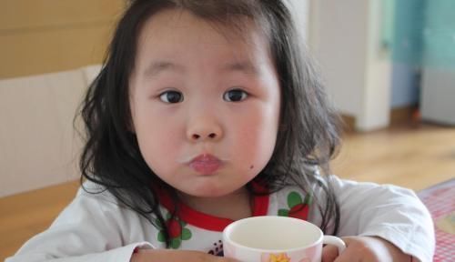 营养|早餐要吃好,可很多孩子常吃的这4种早餐,不仅没营养还损害健康