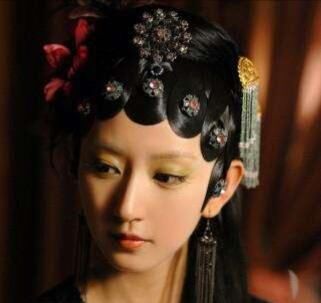 秦可卿受到贾珍欺负后是如何反抗的三个手段,一个比一个激烈